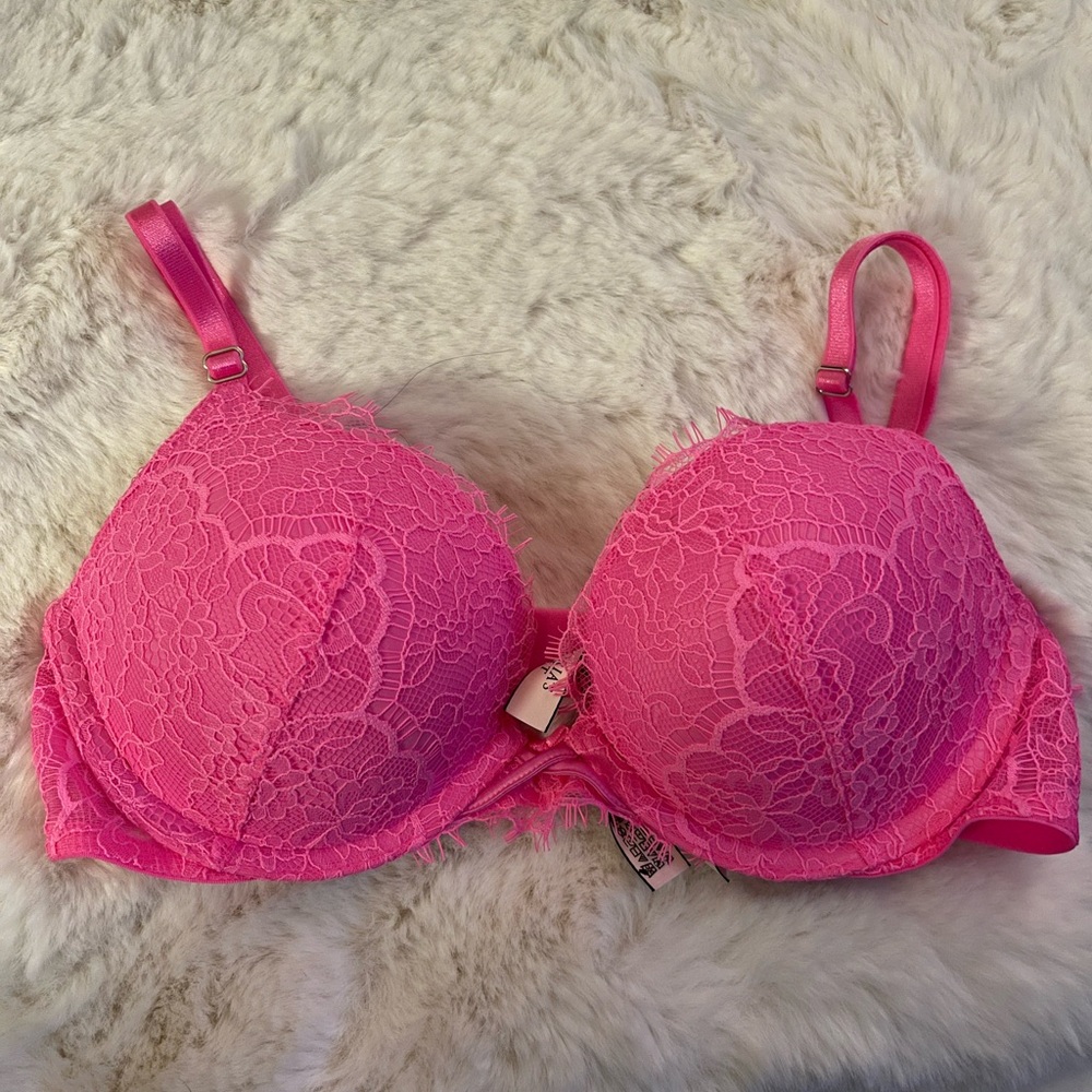 NWT Victoria’s Secret push up bra